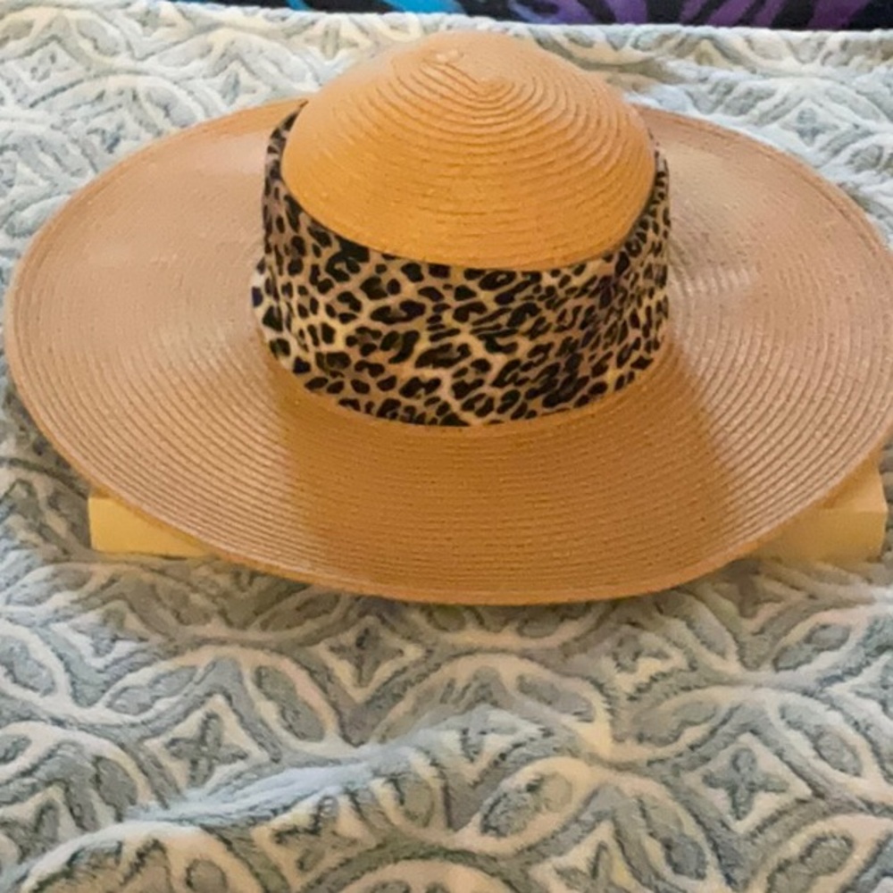 Leopard print sun hat